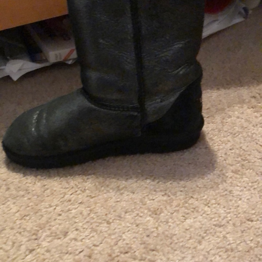 Ugg - Picture 6 of 8